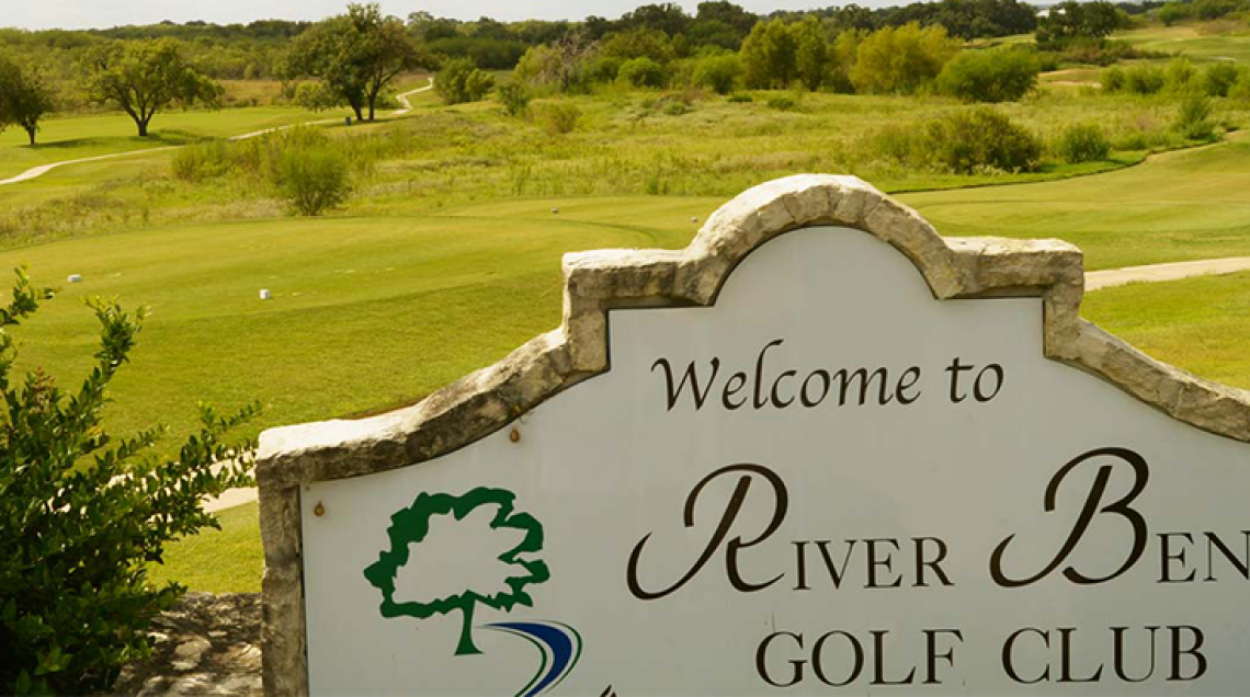 welcome sign on river bend golf course